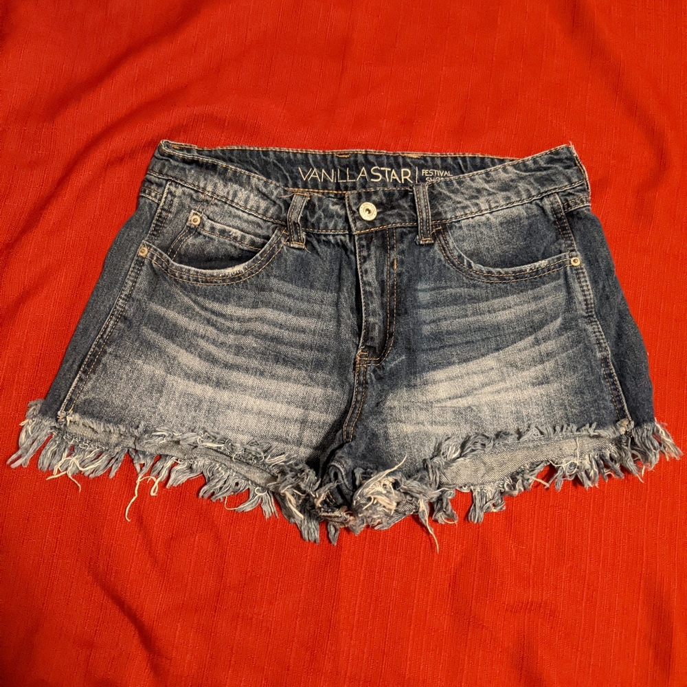 Vanilla Star Festival frayed jean shorts size 9